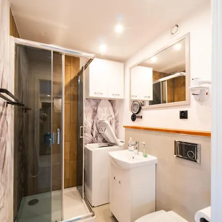 Kawalerka Sloneczna W Centrum Апартаменты Острув-Велькопольски